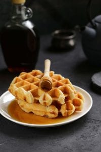 sweet-waffles-with-berries-8DJP6AF